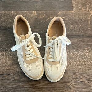 Vionic Women's Sneakers in White and Tan